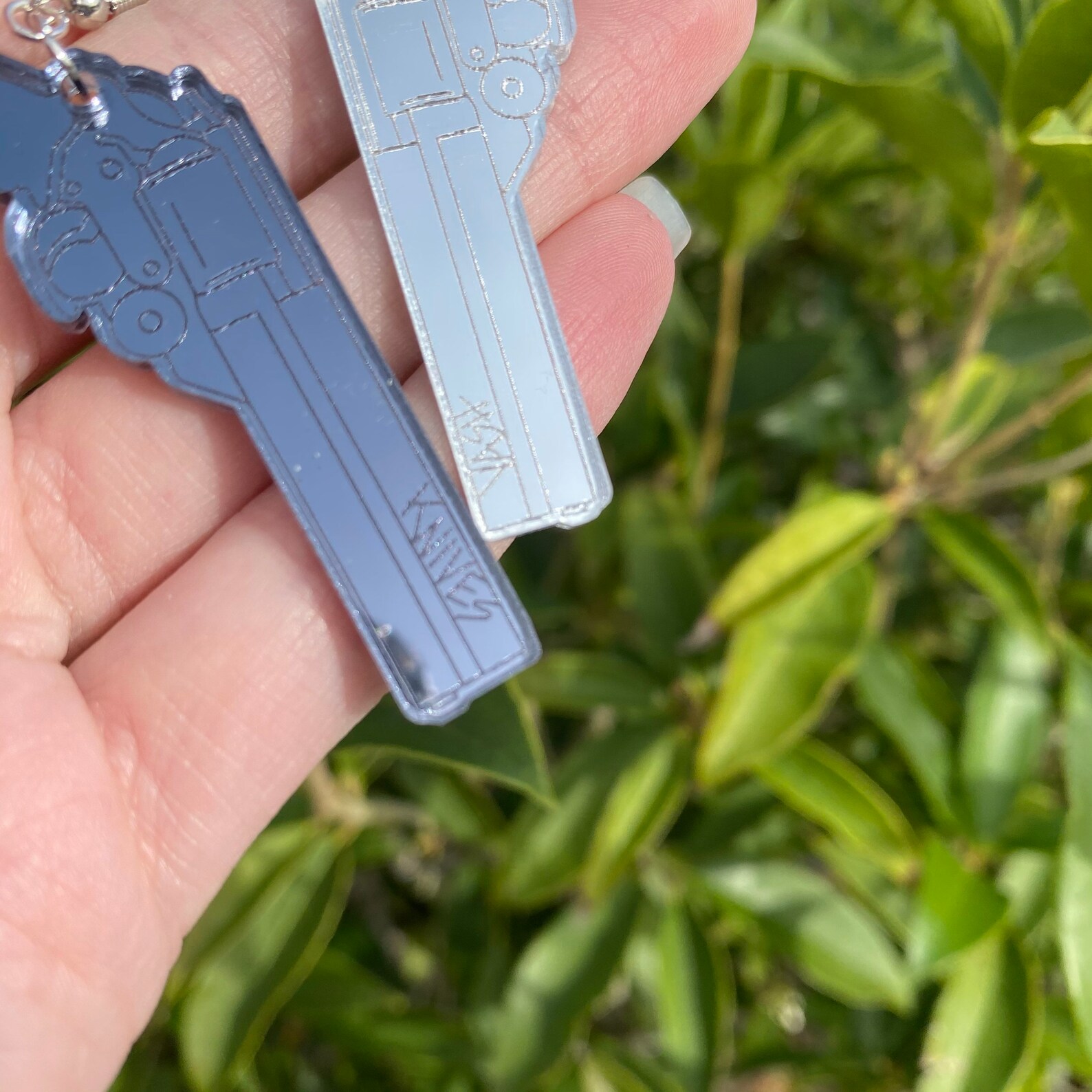 TRIGUN Vash the Stampede/million Knives Guns Mirrored Earrings Etsy