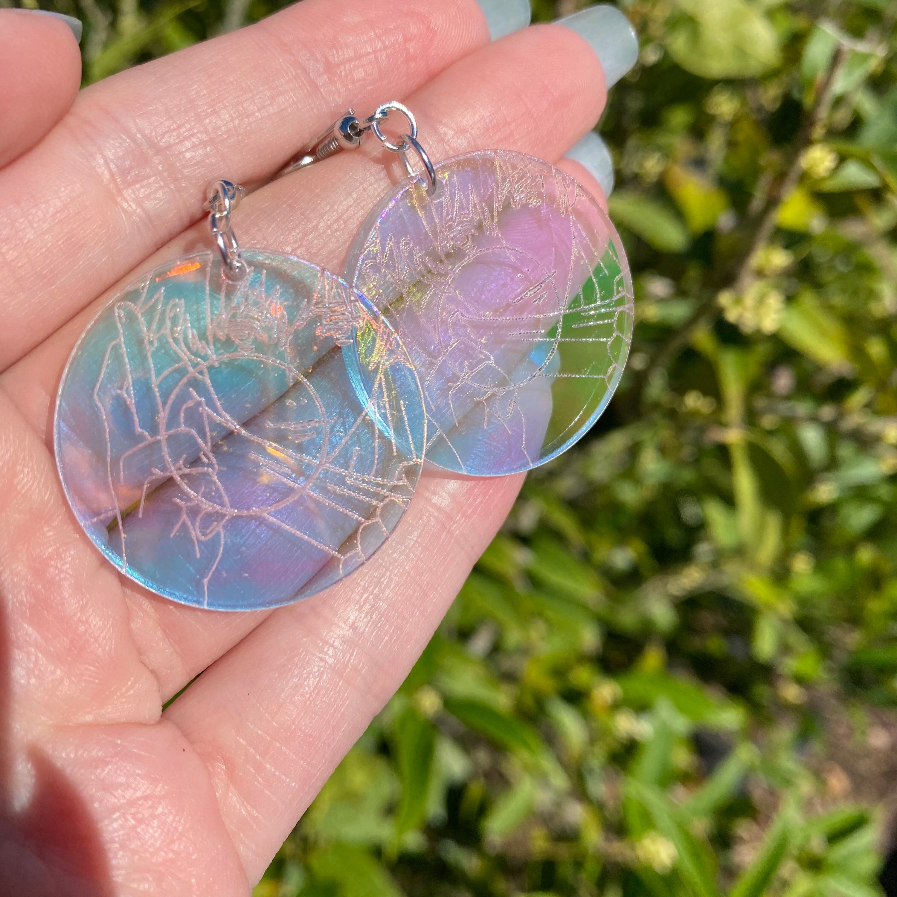 Jujutsu Kaisen Infinite Void Clear Iridescent Engraved Acrylic Earrin…