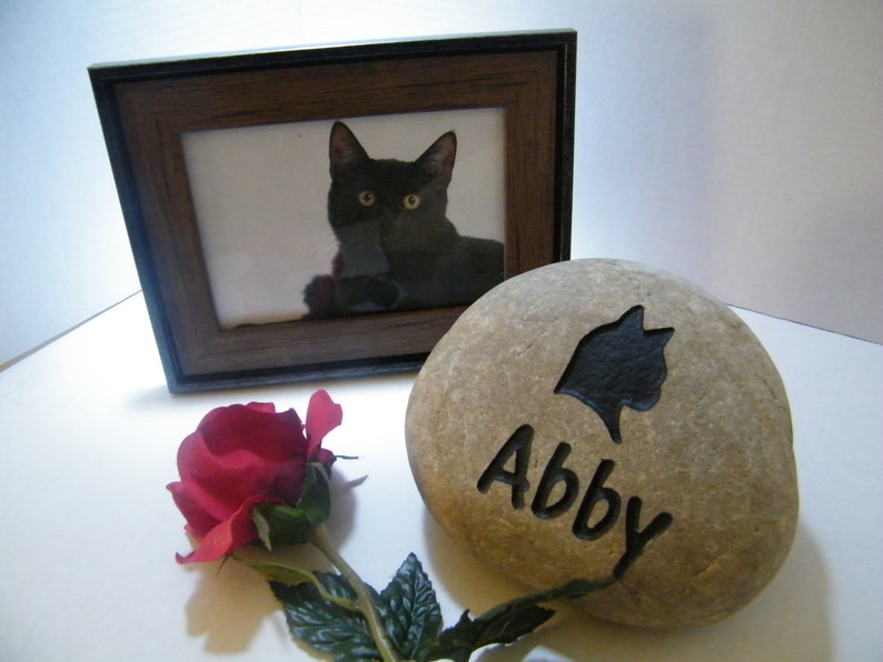 Pet Memorial Rock,Personalized Pet Memorial Stone Marker Cat Memorial  Memorial Marker Pet Grave Markers Pet Supplies deshpandefoundationindia.org