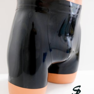 36&quot; XL Men&#39;s Latex short&#39;s