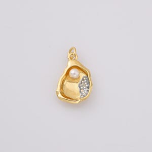 Gold Filled Oyster Shell Charm with Pearl, Beach Pendant for DIY Necklace Bracelet Earrings Ocean Coastal Jewelry Making Supply, CP2227