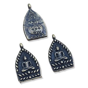 Ciondolo amuleto Buddha tailandese, ciondolo amuleto tailandese, ciondolo Buddha seduto per la creazione di gioielli con collana e bracciale, CP2124