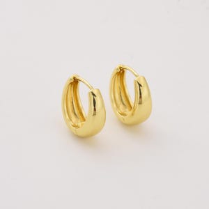 Gold Filled Chunky Huggie Hoop Earrings, Minimalist Thick Hoops for Everyday Wear, Lightweight Bold Statement Jewelry, Gift for Her, ER233S
