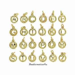 2 abalorios con inicial, abalorios personalizados, iniciales del alfabeto de latón bañadas en oro, abalorios para pulseras y collares CP067