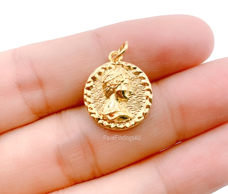 Delicate Tiny Queen Elizabeth Decorative Edge Round Coin Medallion Pendant Charm 24K Gold Filled for Jewelry Making Supplies 15mm CP1194