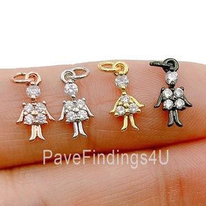 Ciondolo con ciondolo bambina in oro 14K, ciondolo bambina con micro pavé di zirconi cubici, ciondolo per bambini, zirconia cubica, collana con ciondolo, ciondolo bambina doccia, 13 x 6 mm, CP340
