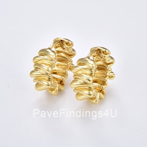 1 pair Unique Hoop Earrings, Gold Filled Huggie Hoop Earrings, Everyday Hoop, Minimalist Earrings, Gift Idea for Her, 18x18mm, ER258