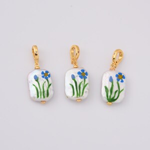 Ciondolo con perla a forma di fiore blu riempito d'oro, ciondolo rettangolare in perla d'acqua dolce con motivo floreale per la creazione di gioielli fai da te, regalo per lei, CP2243