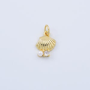 Clam Pearl Shell Charm, Gold Filled Tiny Sea Shell Pendant for Bracelet Earring Necklace Component, Summer Beach Charm, 16x10mm, CP2075