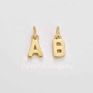 Ciondolo iniziale personalizzato in oro, ciondolo iniziale, ciondolo lettera alfabeto minimalista riempito in oro, ciondolo monogramma, ciondolo aggiuntivo, 11 x 6 mm, CP1242