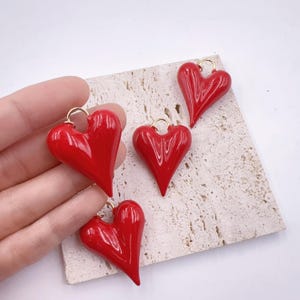 Grande ciondolo a forma di cuore in smalto rosso, ciondolo a forma di cuore riempito d'oro per collana, braccialetto, fornitura per la creazione di gioielli, regalo di San Valentino, CP2179