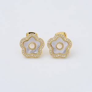1 pair Mother Of Pearl Flower Stud Earrings, Gold Filled Flower Earrings, Wedding Earrings, Everyday Earrings, Gift for Her, ER280