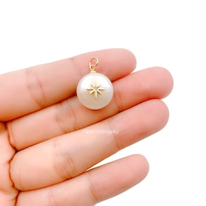 Ciondolo a forma di stella con perla d'acqua dolce riempita in oro 18 carati, ciondolo a forma di stella con micro pavé di zirconi cubici, ciondolo a forma di stella, ciondolo a forma di stella, stella, 15 mm, CP532A