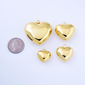 Grande ciondolo a forma di cuore gonfio, ciondolo a forma di cuore riempito d'oro per la creazione di gioielli con collana e bracciale, ciondolo aggiuntivo, 20/25/30/40 mm, CP2073