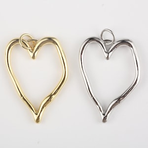 Ciondolo a forma di cuore aperto, ciondolo a forma di cuore cavo riempito d'oro per la creazione di gioielli con collana e bracciale, 26 x 18 mm, CP1943