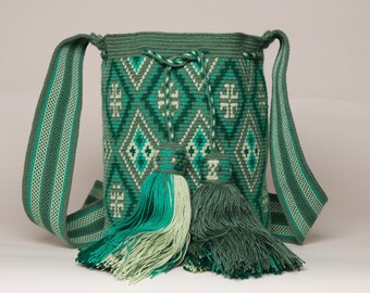 WAYUU Medium green single thread hand made bag