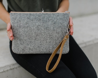 Felt Wool Clutch, Gray Clutch Purse, Women Clutch, Minimalist Purse, Small Documents Clutch, Make Up Purse, Cosmetics Clutch, Christmas Gift