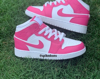 bright pink nikes