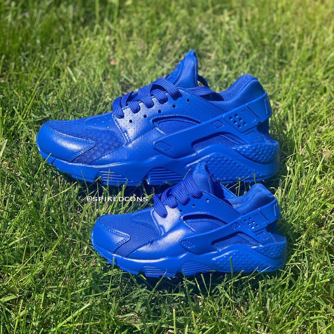 black and blue huaraches