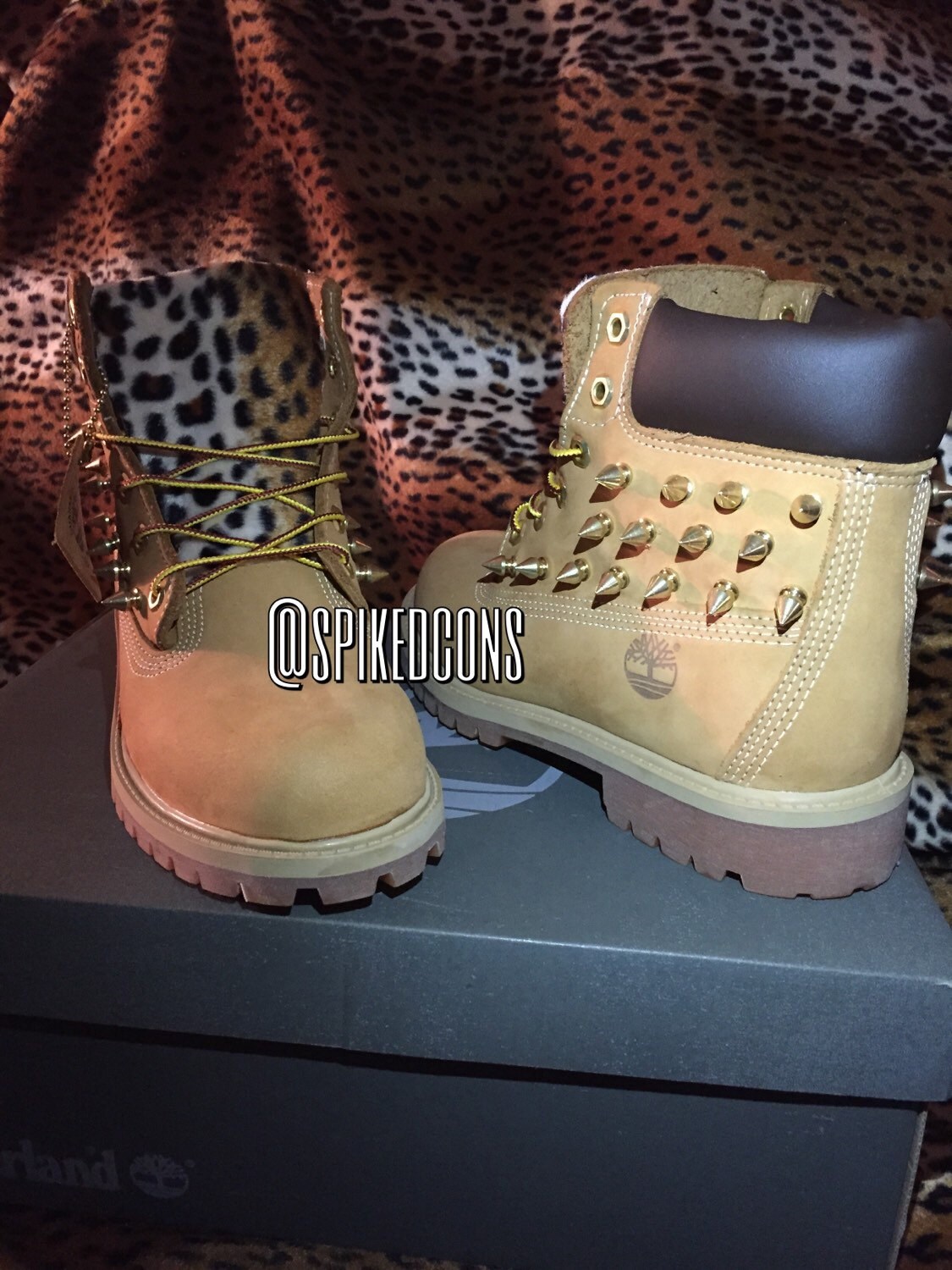 Hoop van Schatting amusement Custom Spiked Timberlands With Custom Tongue Design men & - Etsy