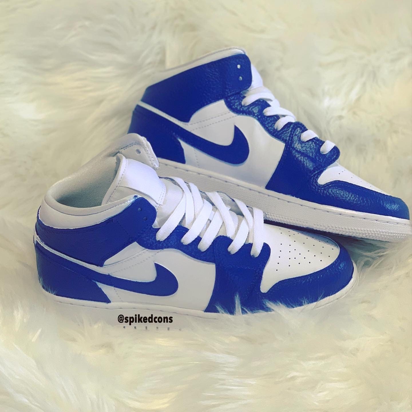 tan jordan 1 mid