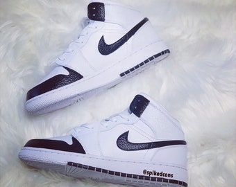 air jordan 1 black outline