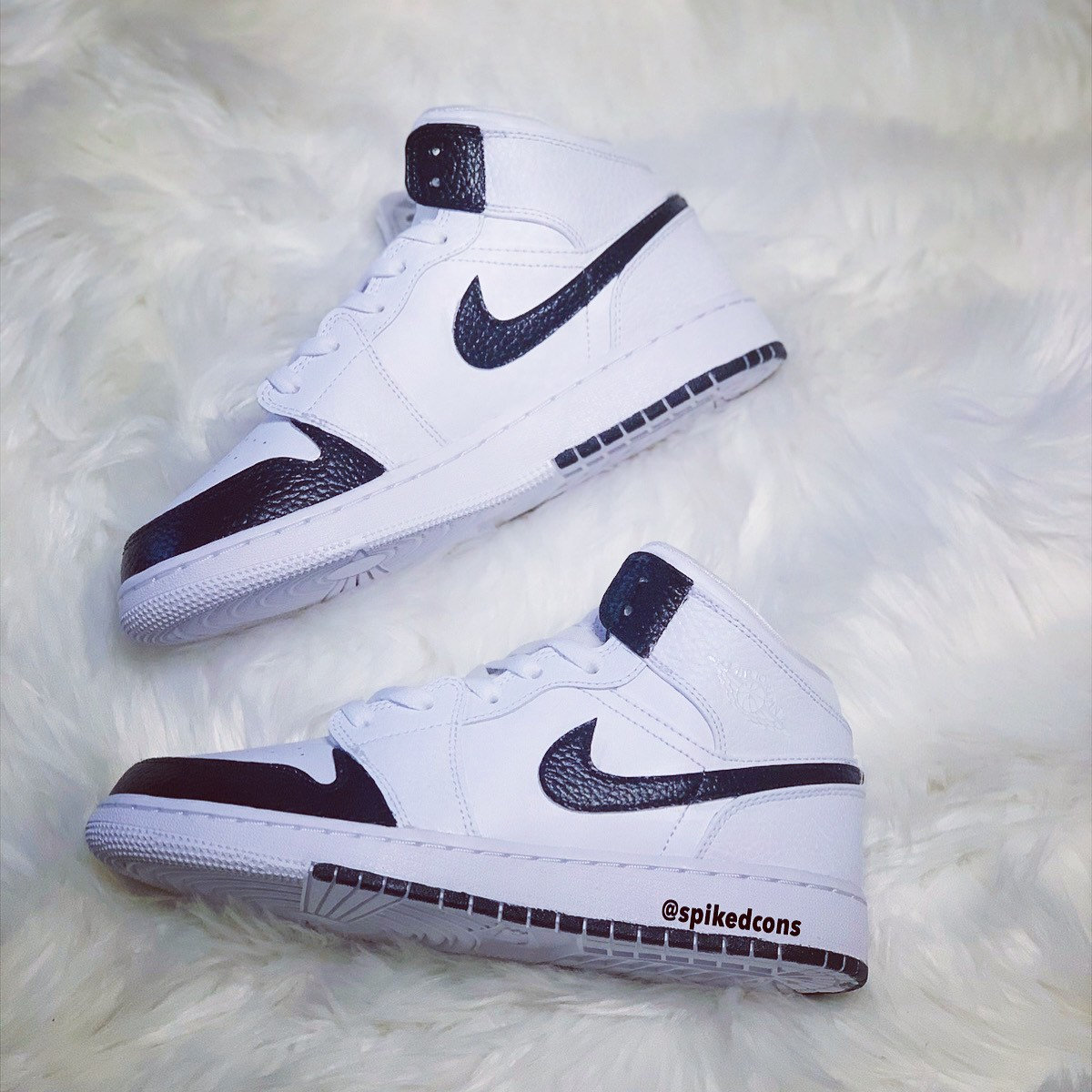 fake jordan 1 black and white