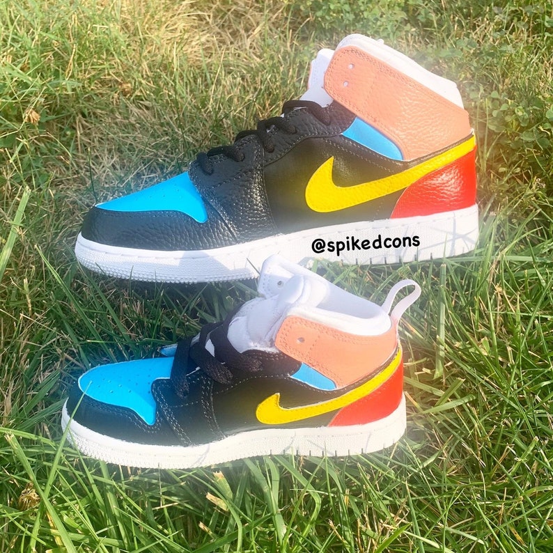 peach black and white 1s