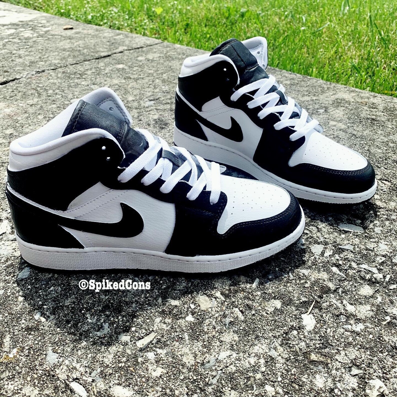 white j 1s