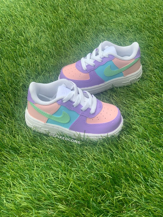 Nike air deals force pink check