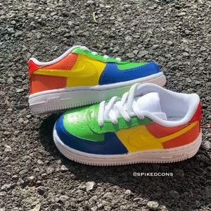Baixos personalizados da Força Aérea (AF1) com “tema colorido do arco-íris” - verifique o tamanho antes de fazer o pedido