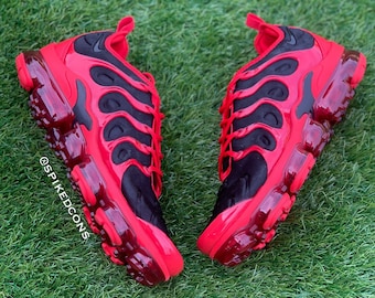 black nike vapormax plus
