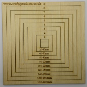 Easy Squares Kit - Un set di modelli quadrati in compensato, perfetti per disegnare quadrati o tagliare quadrati di carta utilizzando lo strumento artigianale GYRO-CUT.