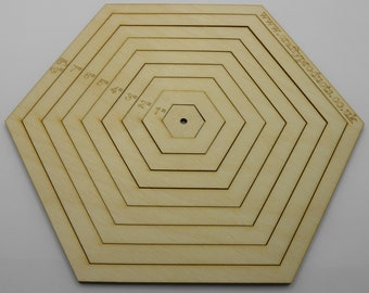 Kit de hexágonos fácil: un conjunto de plantillas de madera contrachapada hexagonales, perfectas para dibujar hexágonos o cortar hexágonos utilizando la herramienta de manualidades GYRO-CUT.