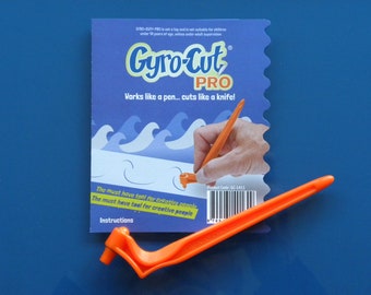 GYRO-CUT PRO Craft Tool fitted with Standard Cut paper nib for all types of paper, thin card, vinyl, foil, Mylar, acetate, masking films