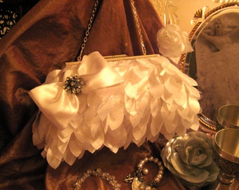 The White Queen Wedding Bride Clutch Purse Bag with Wrist Chain