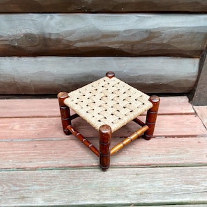 Vintage Woven Wooden Footstool Mid Century Modern Farmhouse Primitive Country Webbed Fiber Wood Foot Stool Chair Ottoman Seating Accent