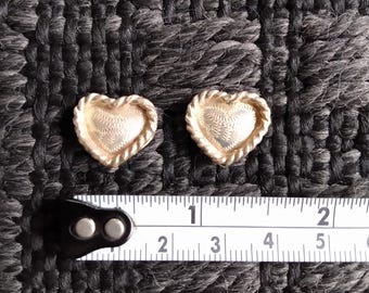 Pair of Alpaca 5/8 inch Heart Chicago Screw Vintage Silver Conchos