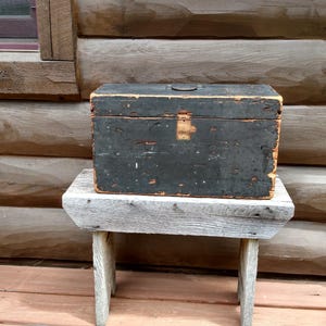 Antique Rustic Black Paint Wooden Box Old Primitive Distressed Country Farmhouse Wood Cubby Storage Tote Old Carpenter Tool Shop Organizer