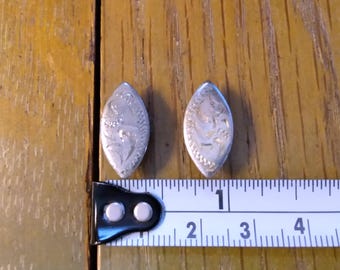 Pair of Alpaca 3/8 x 3/4 Oval Chicago Screw Vintage Silver Conchos