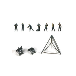 1/144 3D Printed WWII Airfield Ground Crew Set C. Unpainted