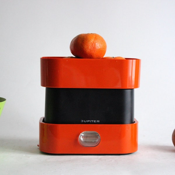 Terraillon orange kitchen scale. Model Jupiter. Marco Zanuso, France 1969