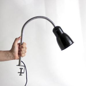 Lampada a morsetto vintage industriale Gooseneck nera e argento - Design Bauhaus Design della metà del secolo