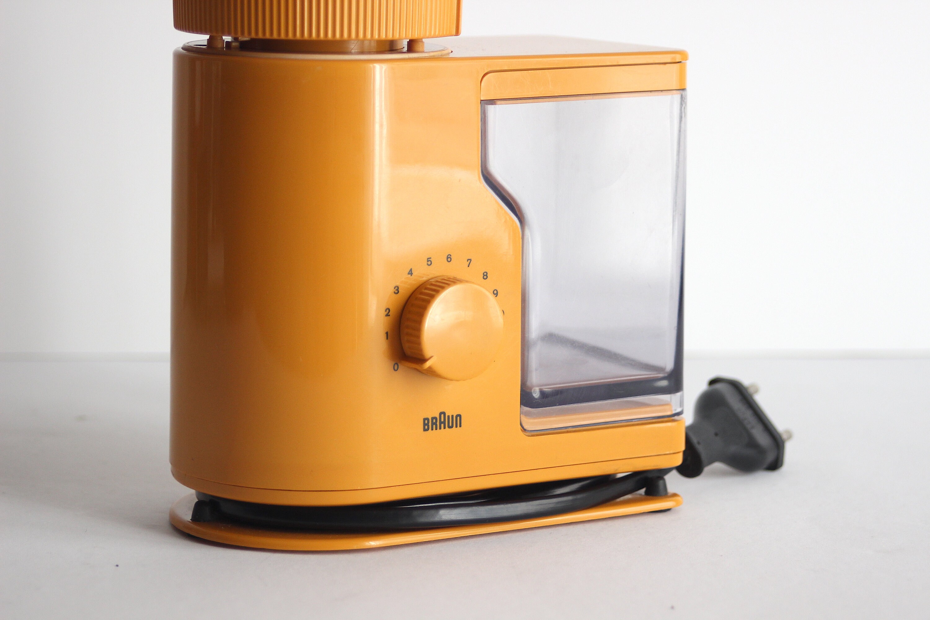 Braun Aromatic Orange Coffee Grinder KMM 20. Type 4045. Reinhold