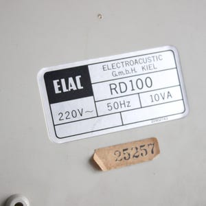 ELAC RD 100, Flip Alarm Clock Radio, With Folding Numbers. White Colour ...