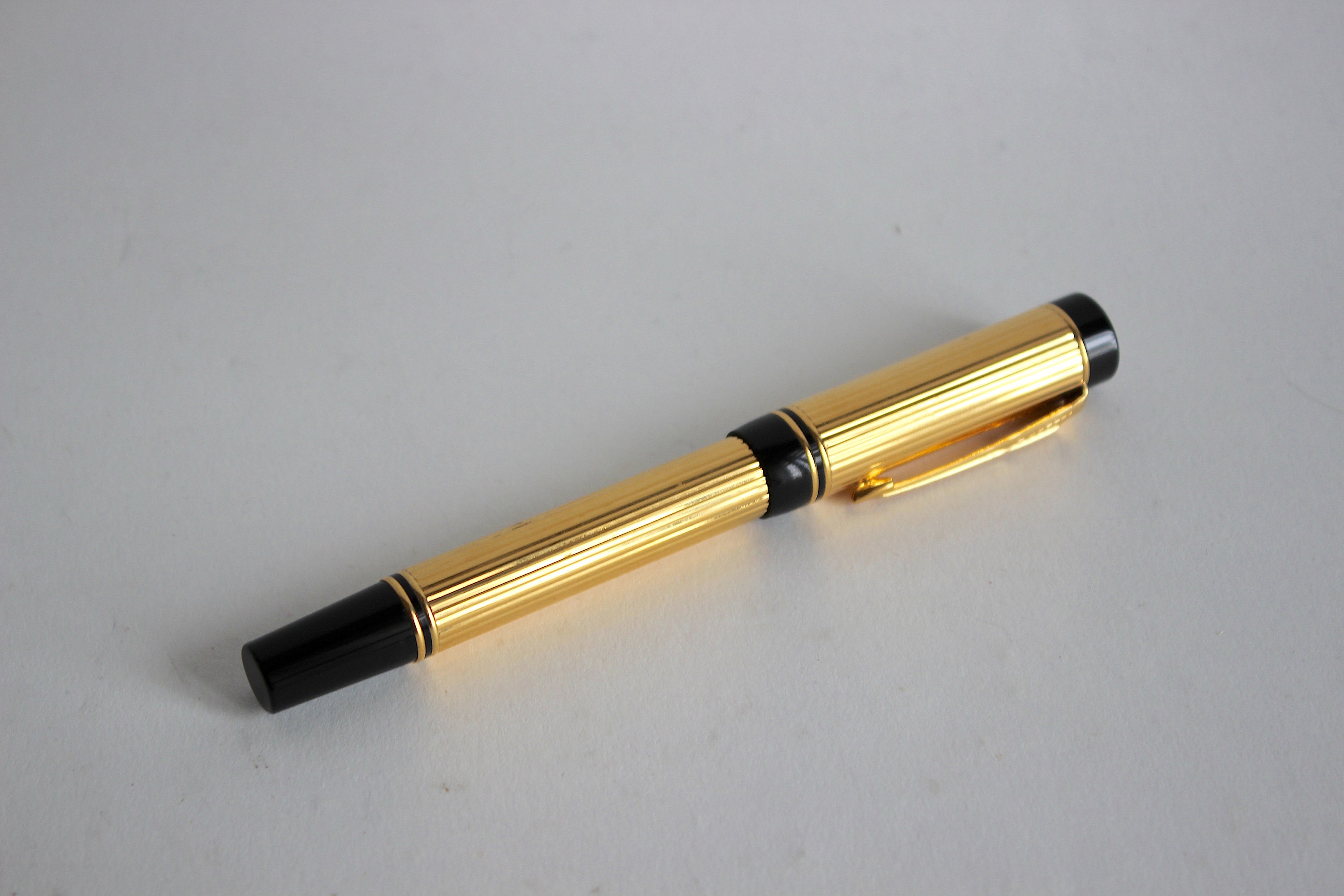 1990s Parker Duofold Centennial Gold Fountain Pen - Etsy 1990s Parker Duofold Centennial Gold Fountain Pen - Etsy