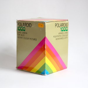 Polaroid 1000 Land Cámera green shutter button includes original box and original book instruccions image 9