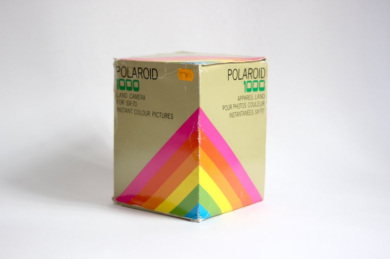 Polaroid 1000 Land Cámera green shutter button includes original box and original book instruccions image 9