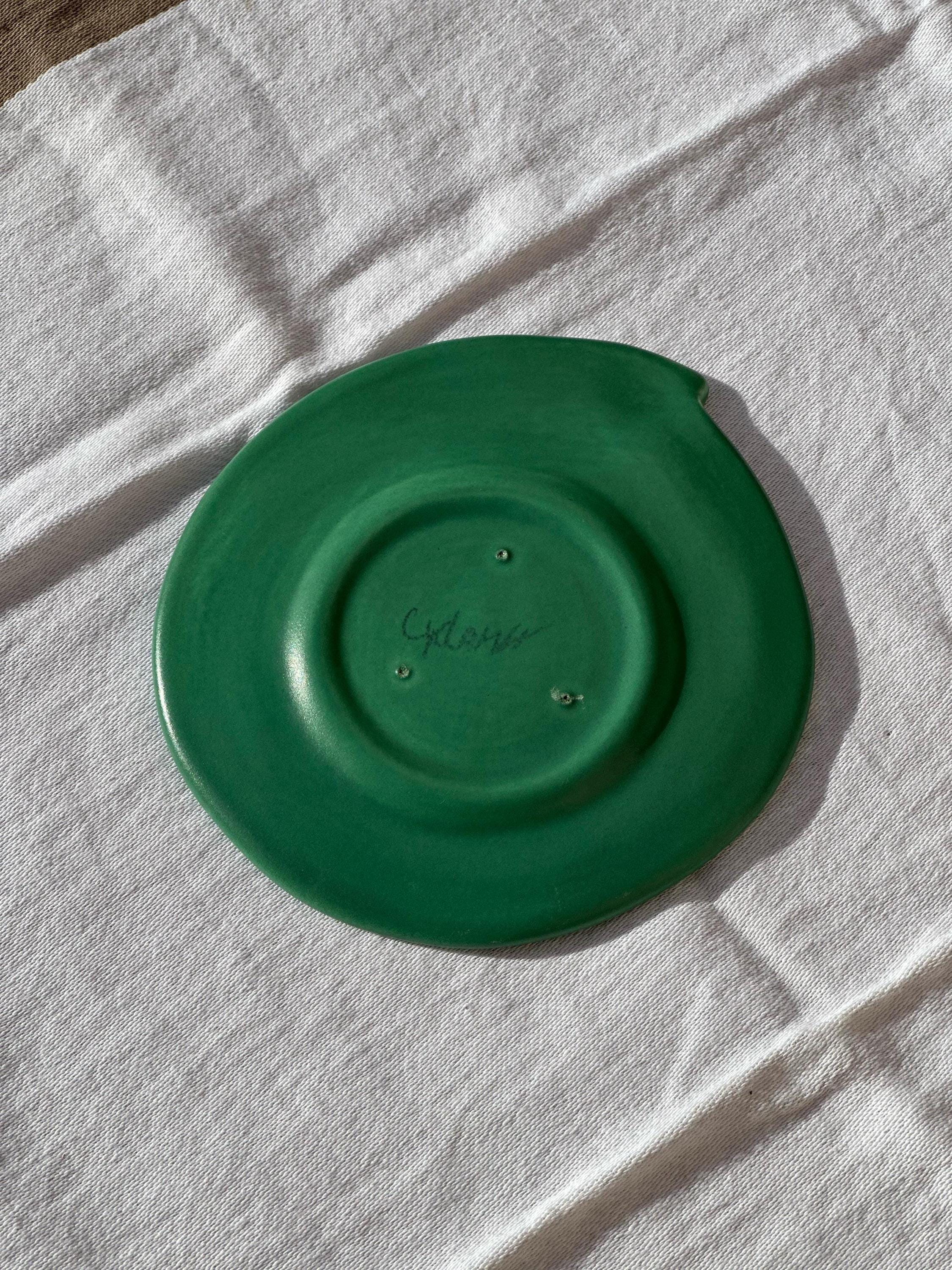 Julie Sanders “cyclamen” Dinnerware Set – Matte Green Ceramic, 20