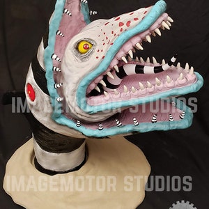 Tabletop / Wall hanging Beetlejuice Sandworm bust